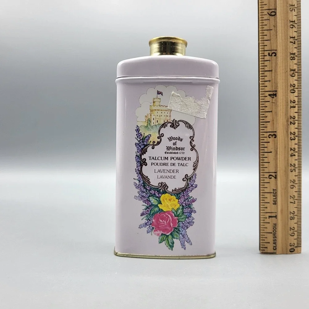 Vintage Woods of Windsor Talcum Powder 3.5oz Lavender Floral Tin Purple England